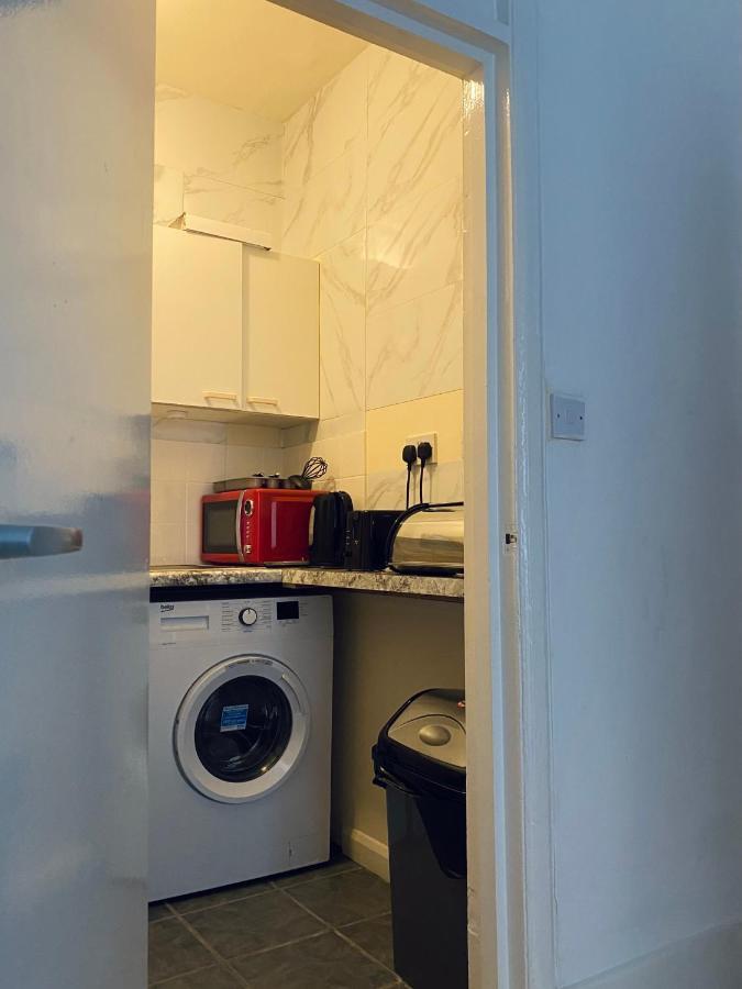 Miles Building Apartment Лондон Екстериор снимка